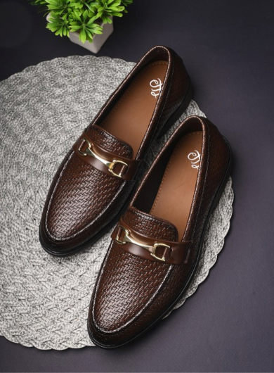 Men Leather Textured Formal Loafers