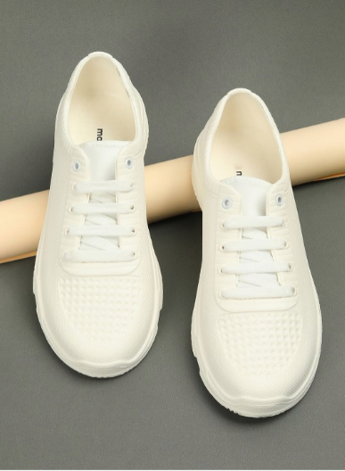 Max Men Round Toe Lace Up Sneakers