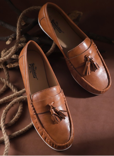 Women Tasselled Loafers